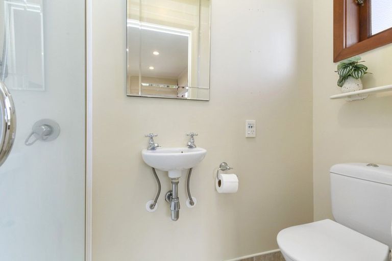Photo of property in 1a Colin Grove, Hutt Central, Lower Hutt, 5010