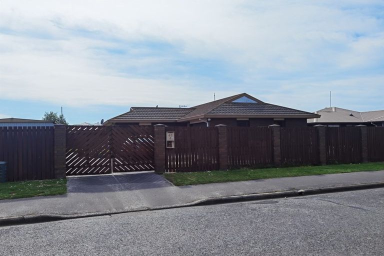 Photo of property in 43a Oakhampton Street, Hornby, Christchurch, 8042