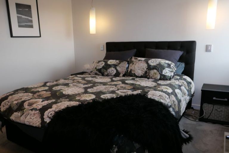 Photo of property in Montreaux Apartments, 9g/164 The Terrace, Wellington Central, Wellington, 6011