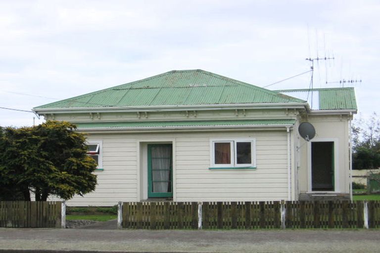 Photo of property in 24 Seddon Street, Levin, 5510