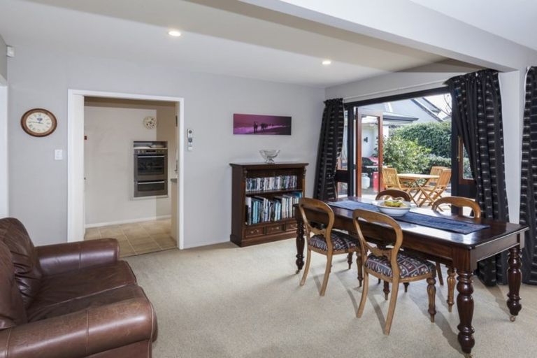 Photo of property in 17 Mcdougall Avenue, St Albans, Christchurch, 8014