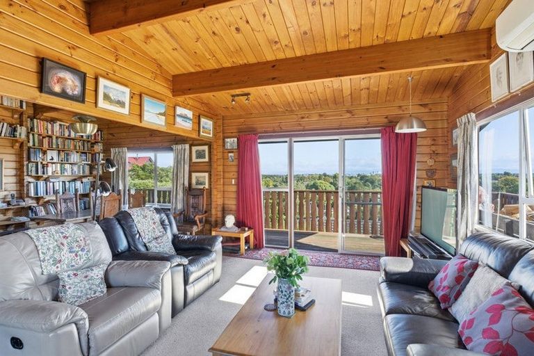 Photo of property in 365 Centaurus Road, Hillsborough, Christchurch, 8022