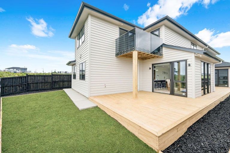 Photo of property in 5 Seagreen Avenue, Rosehill, Papakura, 2113