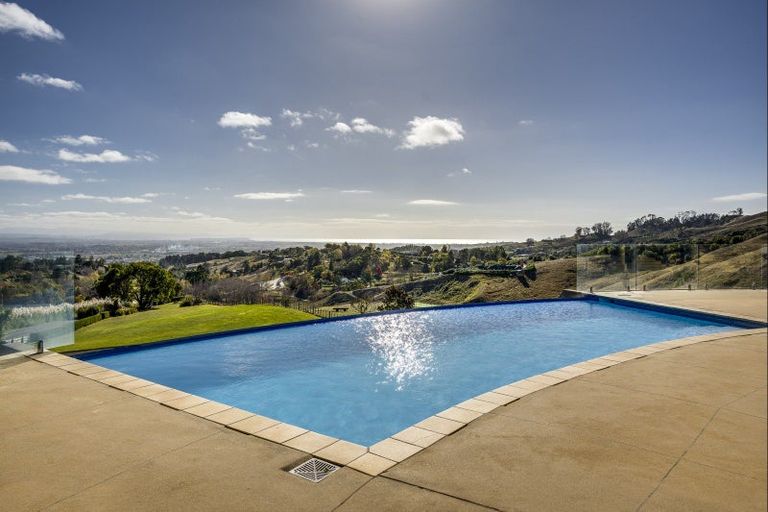 Photo of property in 245 Te Mata Peak Road, Havelock North, 4130