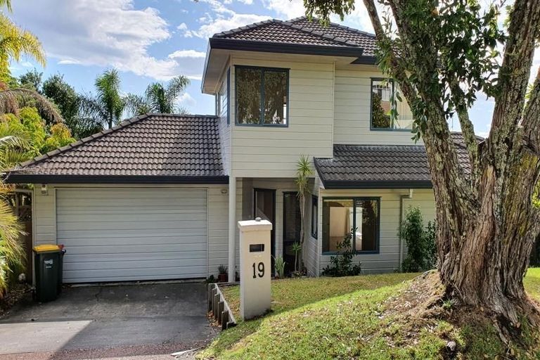 Photo of property in 19 Mandeville Place, Unsworth Heights, Auckland, 0632
