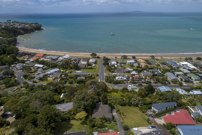 Photo of property in 26b Wade River Road, Stanmore Bay, Whangaparaoa, 0932