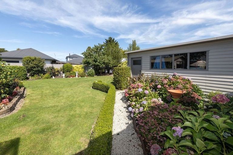 Photo of property in 3 Prudhoe Lane, Northcote, Christchurch, 8052