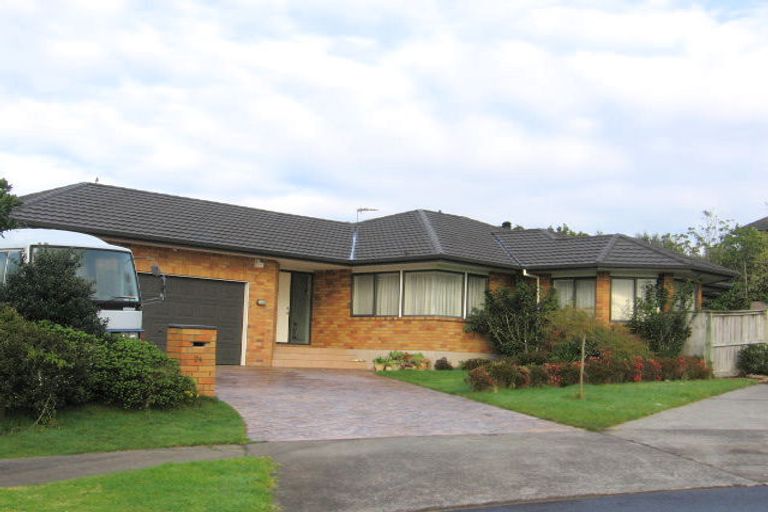 Photo of property in 24 Annalong Road, Dannemora, Auckland, 2016