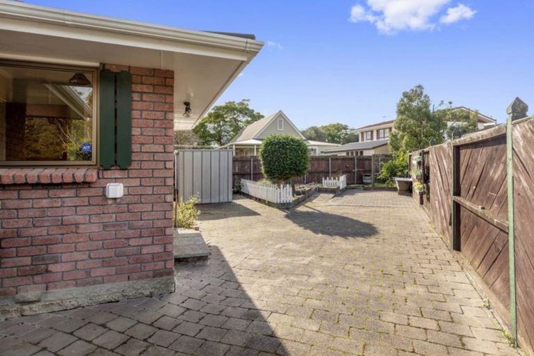 Photo of property in 27 Waddington Drive, Naenae, Lower Hutt, 5011