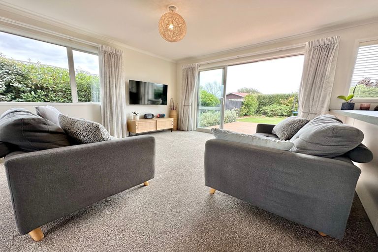 Photo of property in 15 Ottawa Road, Wainoni, Christchurch, 8061