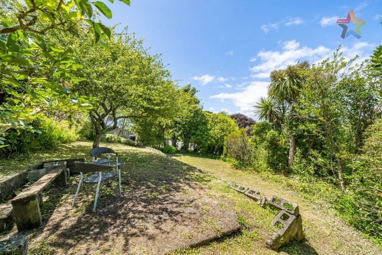 Photo of property in 101 Pomare Road, Tirohanga, Lower Hutt, 5010