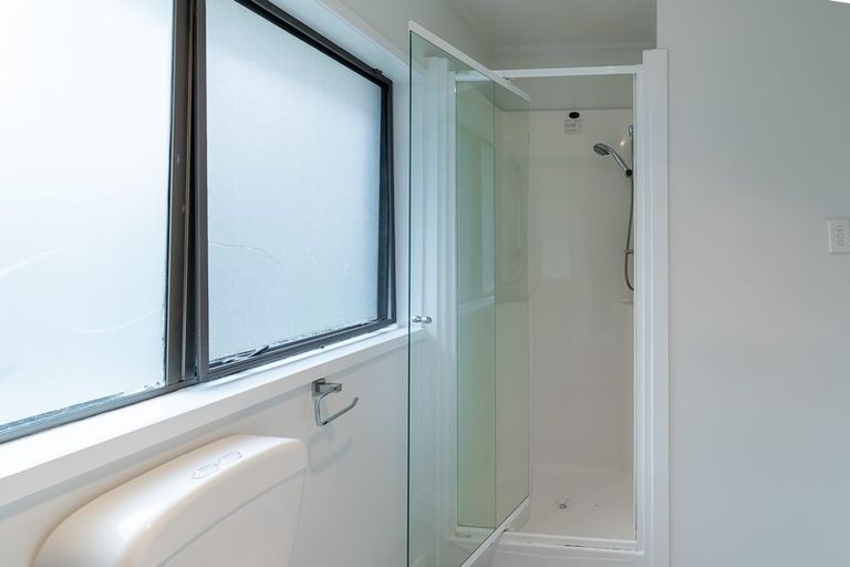 Photo of property in 20 Portsea Place, Chatswood, Auckland, 0626