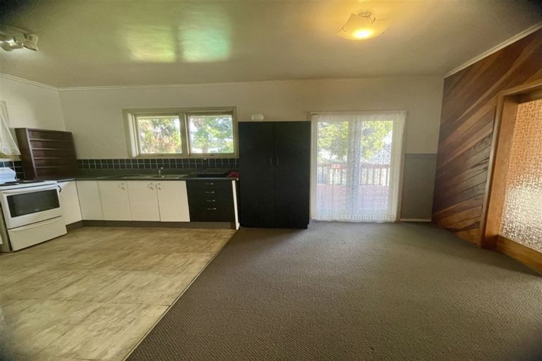 Photo of property in 29 Awaroa Road, Sunnyvale, Auckland, 0612