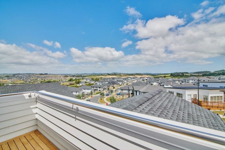 Photo of property in 30 Ascension Crescent, Orewa, 0931