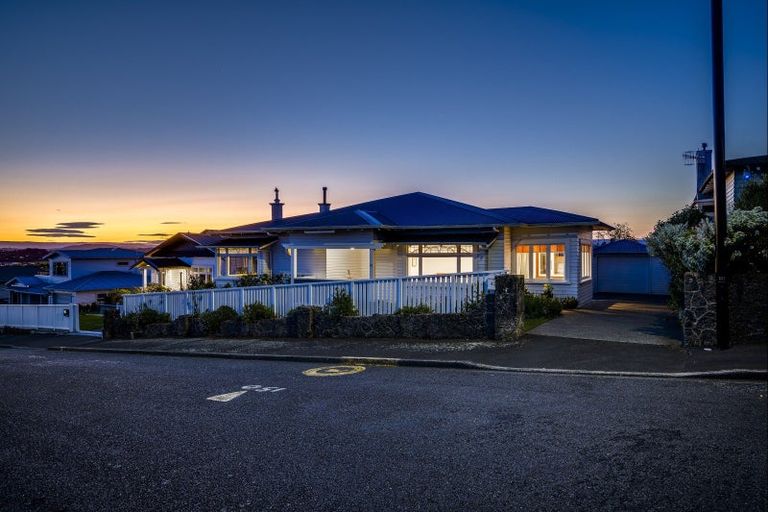 Photo of property in 42 Simla Terrace, Hospital Hill, Napier, 4110