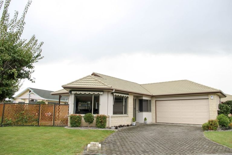 Photo of property in 16 Claridge Place, Taradale, Napier, 4112