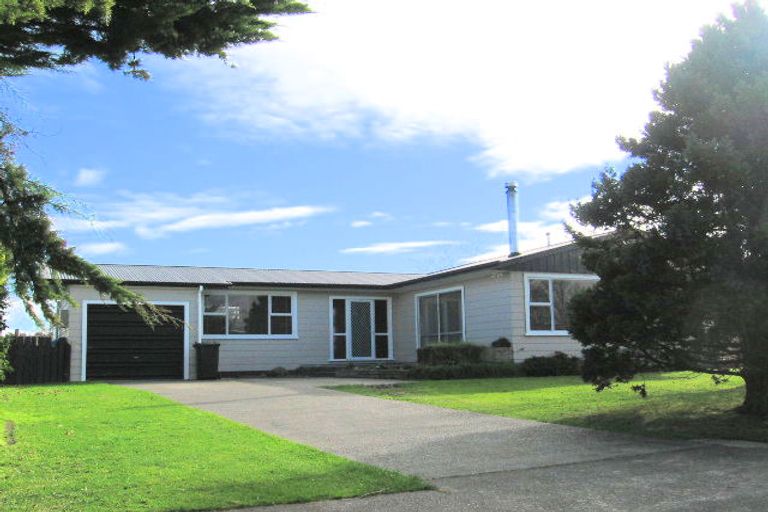 Photo of property in 10 Kennedy Avenue, Feilding, 4702