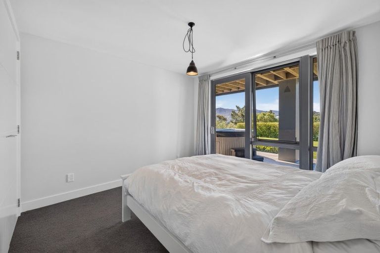 Photo of property in 11 Kaioruru Lane, Charteris Bay, Lyttelton, 8971