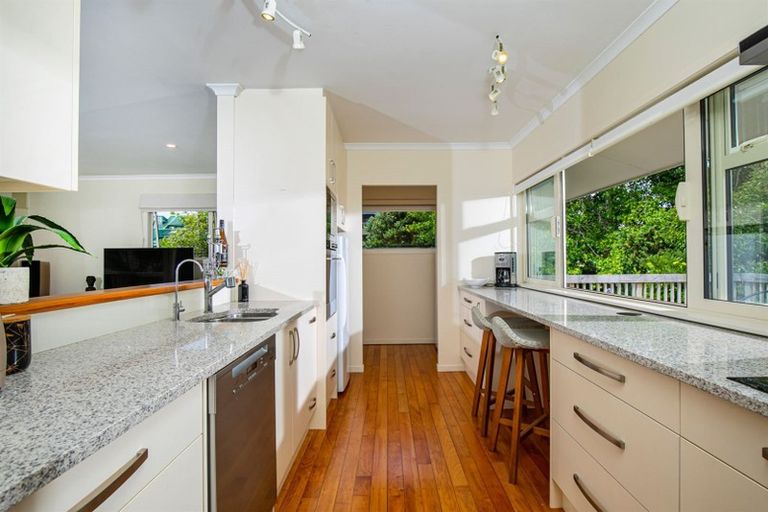 Photo of property in 5 Marae Road, Greenhithe, Auckland, 0632