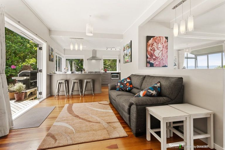 Photo of property in 138 Nicholson Road, Khandallah, Wellington, 6035