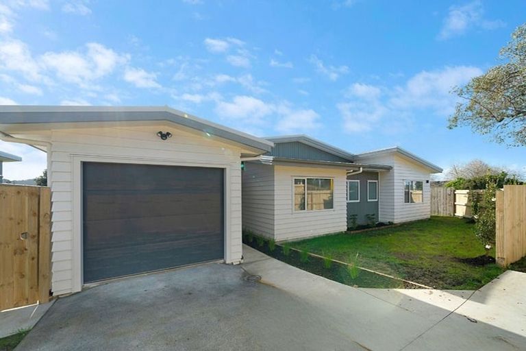 Photo of property in 400 Main Road, Huapai, Kumeu, 0810