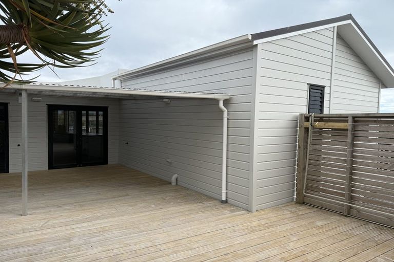 Photo of property in 15 Campion Road, Waikanae Beach, Waikanae, 5036