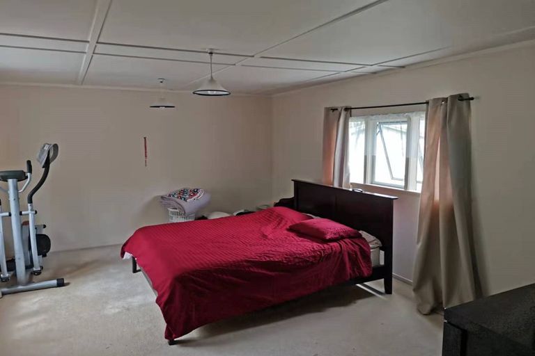 Photo of property in 49 Lavery Place, Sunnynook, Auckland, 0632