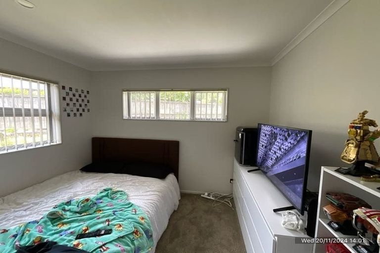Photo of property in 2 Ambedkar Way, Pukekohe, 2120