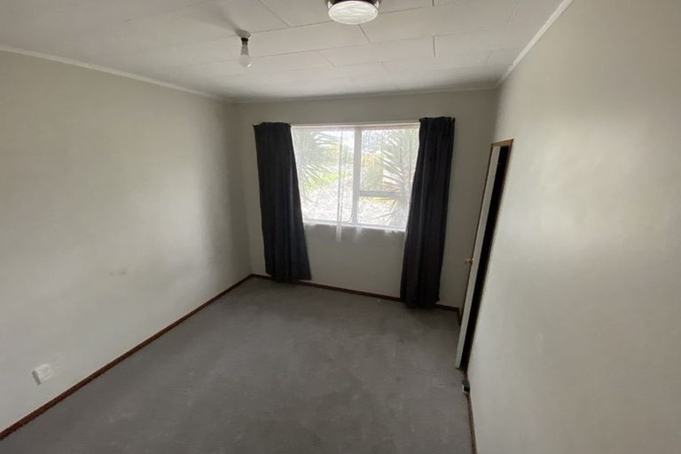 Photo of property in 2/30 Heathberry Close, Papatoetoe, Auckland, 2025