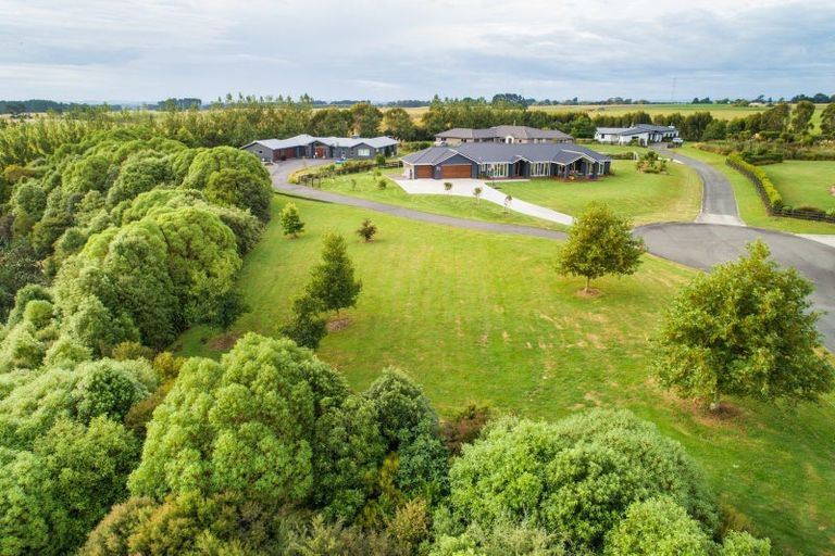 Photo of property in 21 Loveston Lane, Kelvin Grove, Palmerston North, 4470