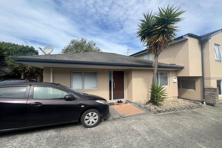 Photo of property in 19 East Coast Road, Milford, Auckland, 0620