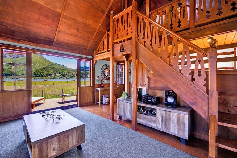 Photo of property in 145 Te Mahoe Road, Mokau, 4376