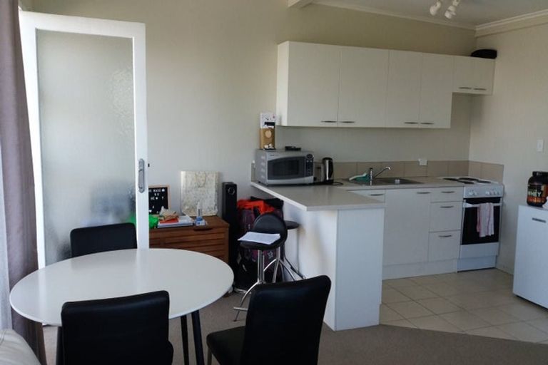 Photo of property in 1/27 Neptune Avenue, Beach Haven, Auckland, 0626