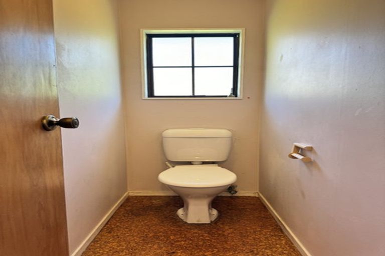 Photo of property in 18 Sunward Rise, Glenfield, Auckland, 0629