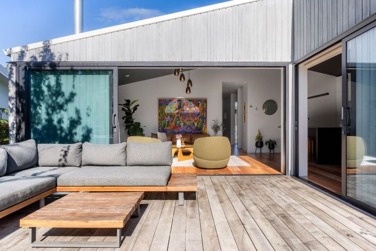 Photo of property in 51 Grant Road, Whataupoko, Gisborne, 4010