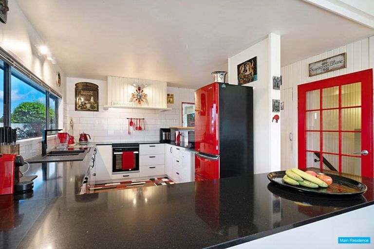 Photo of property in 18 Kitewaho Road, Swanson, Auckland, 0816