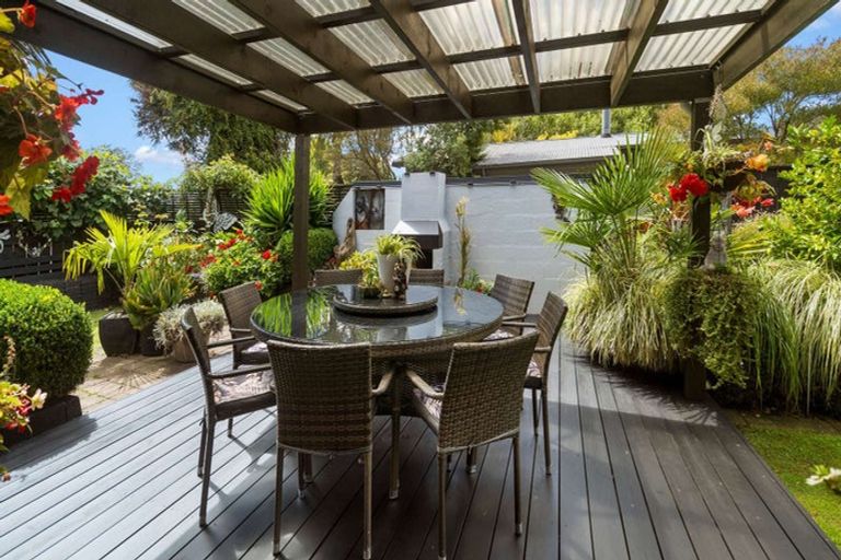 Photo of property in 1 Stonebridge Park Drive, Holdens Bay, Rotorua, 3010