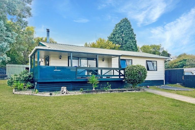 Photo of property in 19 Vera Street, Marton, 4710