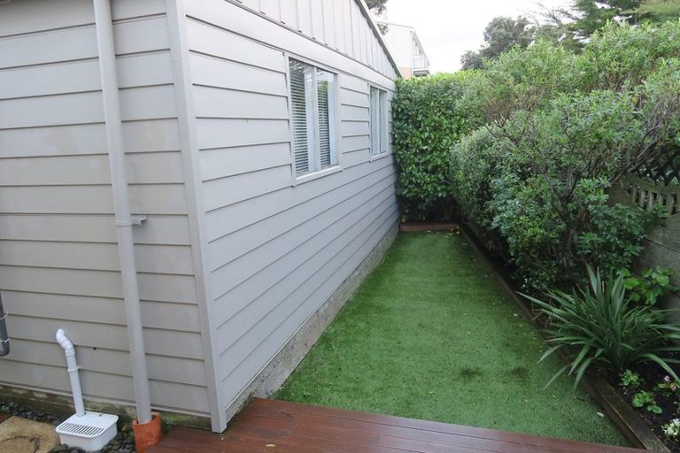 Photo of property in 36 Duchess Place, Maupuia, Wellington, 6022