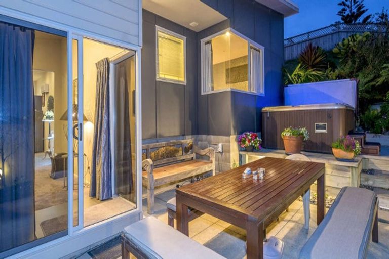 Photo of property in 14 Charlotte Way, Raumati South, Paraparaumu, 5032