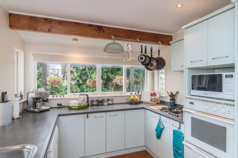 Photo of property in 5 Lesley Grove, Waikanae, 5036