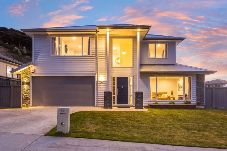 Photo of property in 16 Schooner Drive, Whitby, Porirua, 5024
