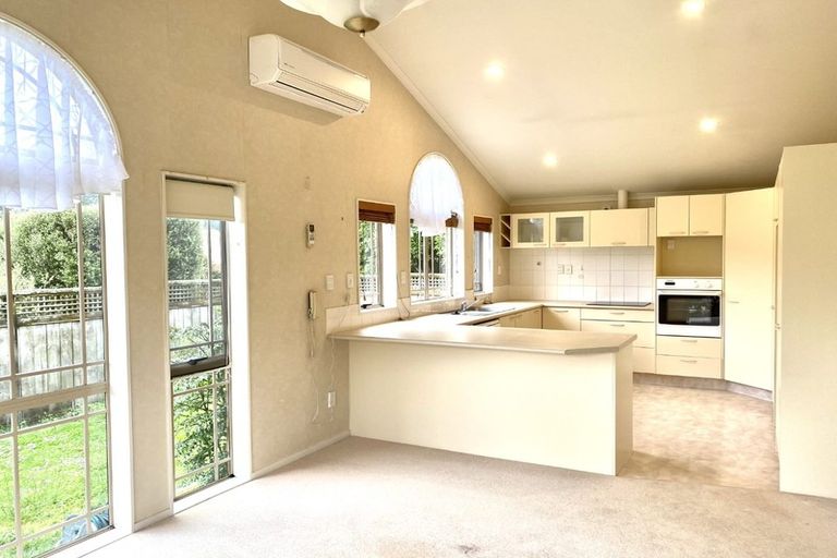 Photo of property in 14 Darimouth Place, Albany, Auckland, 0632