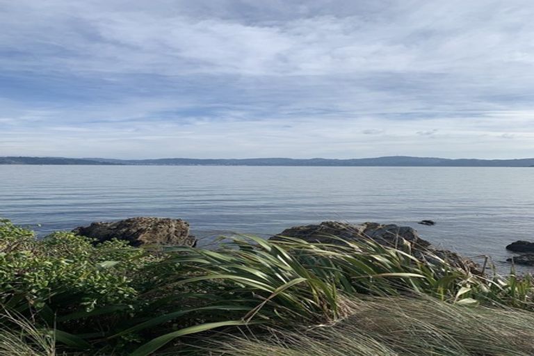 Photo of property in 418a Muritai Road, Eastbourne, Lower Hutt, 5013