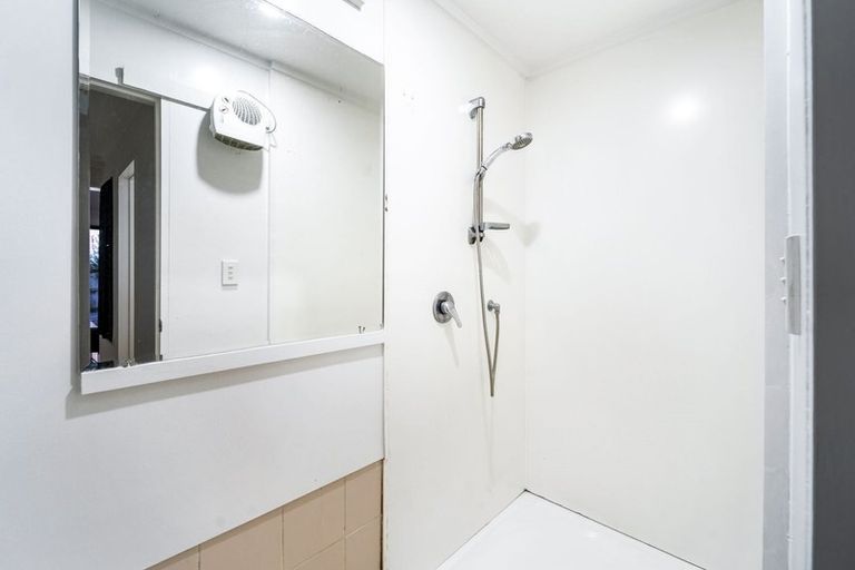 Photo of property in 327 Triangle Road, Massey, Auckland, 0614