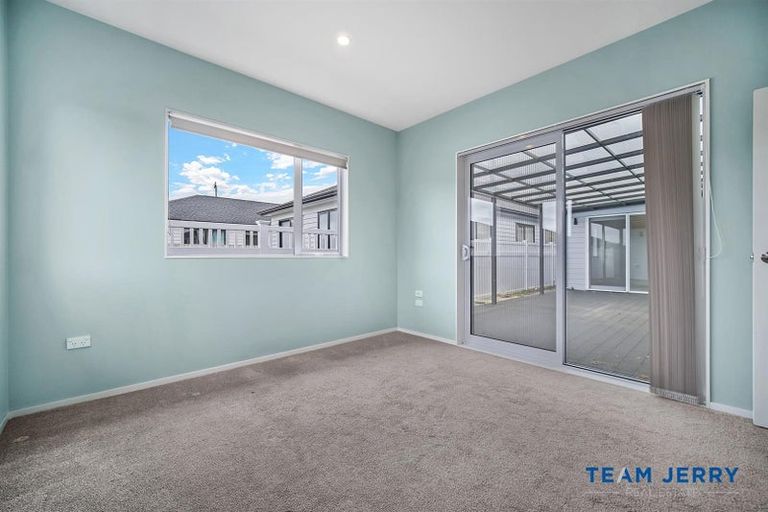 Photo of property in 67 Whare Kauri Road, Papakura, 2110