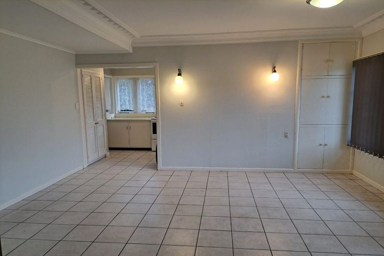 Photo of property in 280 Great South Road, Papakura, 2110