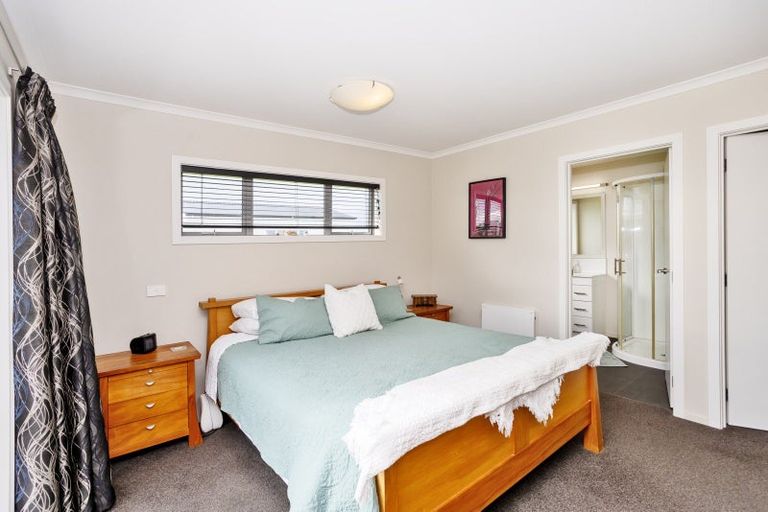 Photo of property in 21 Sunrise Drive, Seaward Bush, Invercargill, 9812
