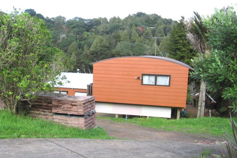 Photo of property in 77 Warner Park Avenue, Laingholm, Auckland, 0604