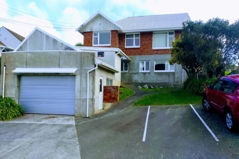 Photo of property in 5 Coates Street, Tawa, Wellington, 5028